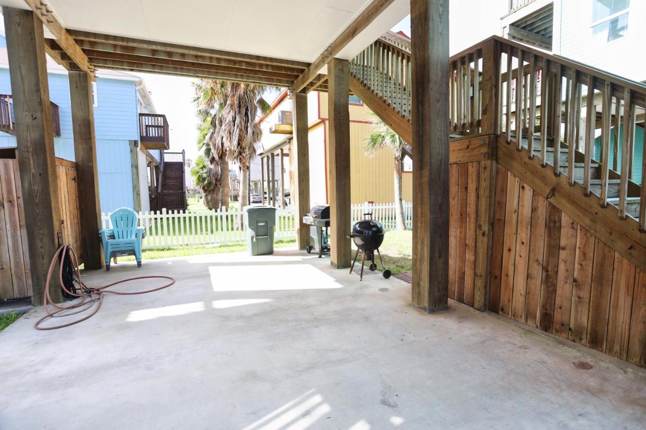 Yellow Beach Haven, Decks, Views, Mere Steps To Sand Galveston Exteriér fotografie