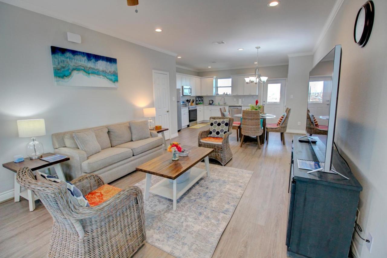 Yellow Beach Haven, Decks, Views, Mere Steps To Sand Galveston Exteriér fotografie
