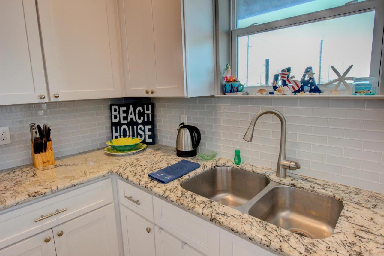 Yellow Beach Haven, Decks, Views, Mere Steps To Sand Galveston Exteriér fotografie