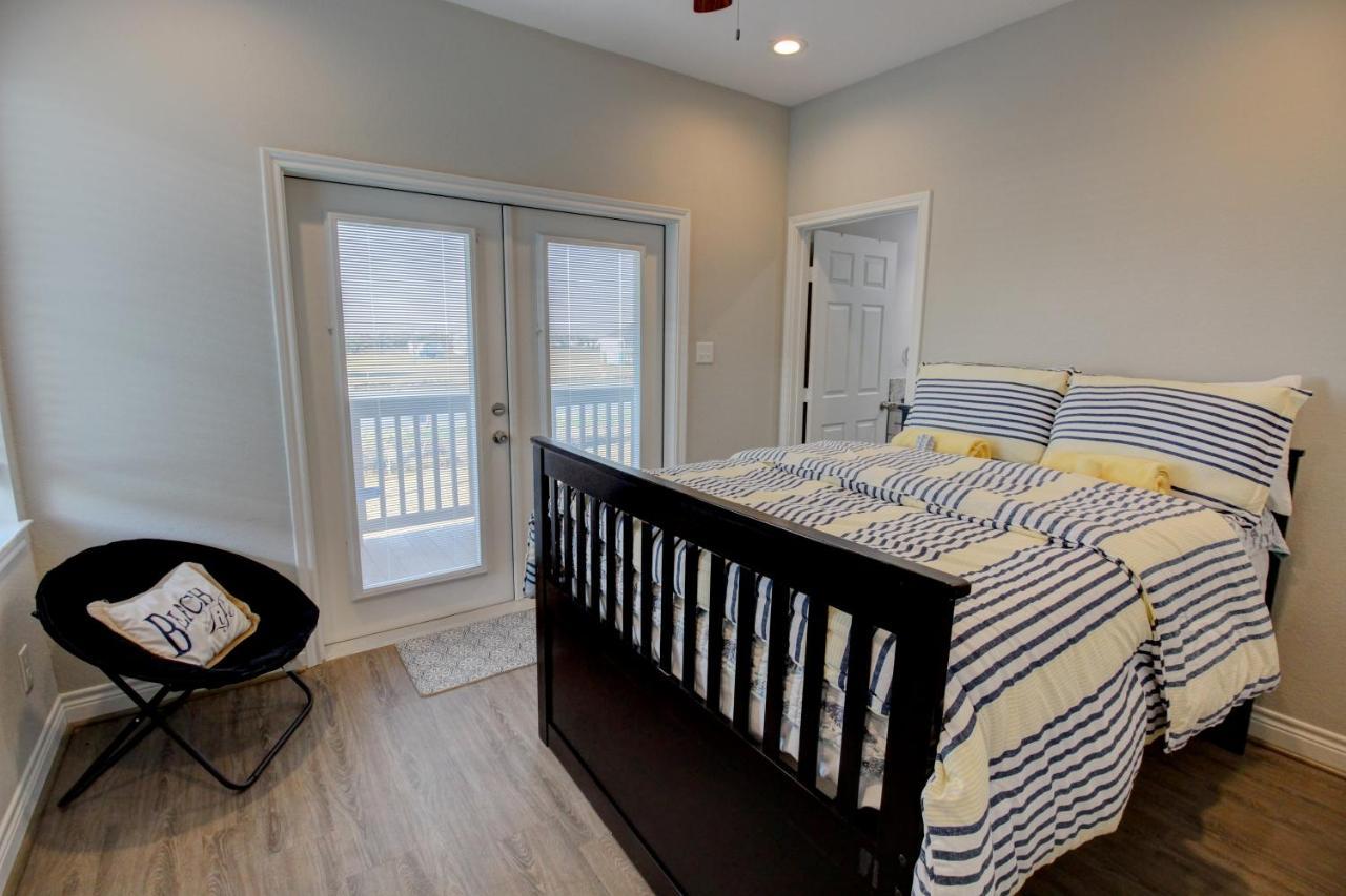 Yellow Beach Haven, Decks, Views, Mere Steps To Sand Galveston Exteriér fotografie